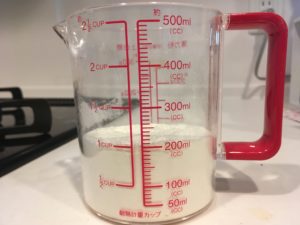 常備食材の小麦粉とスキムミルクで作る「ホットケーキ」