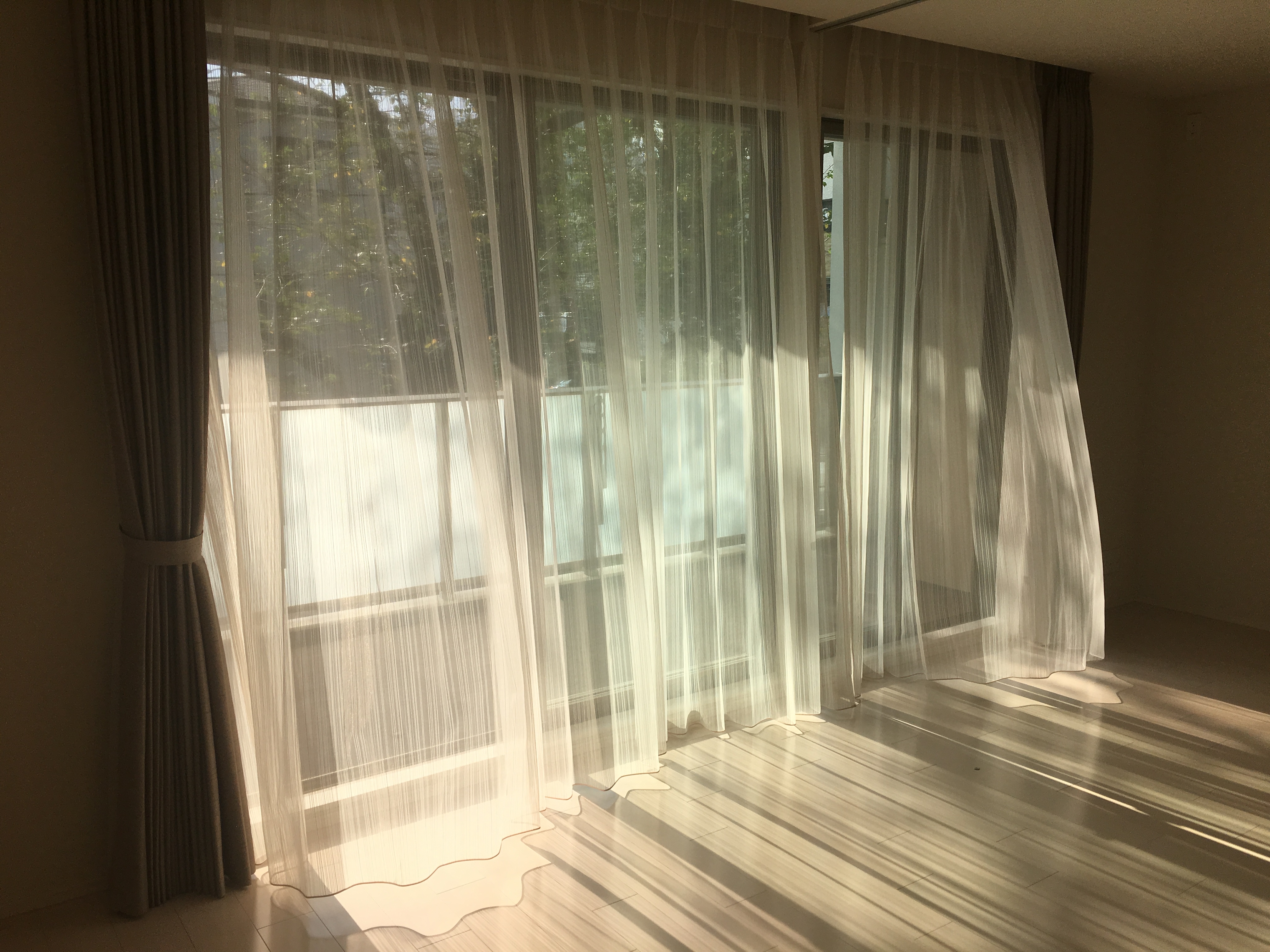 【住まい】リビングのカーテンをオーダーメイドしてみました！