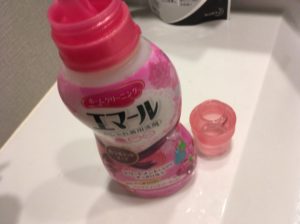 ネクタイをおしゃれ着用洗剤（エマール）で手洗いする方法