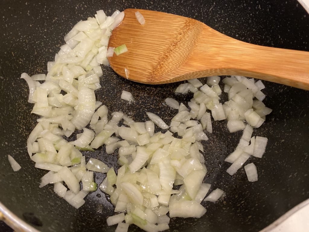 パイシートとパスタソースで作る簡単「ミートパンプキンパイ」