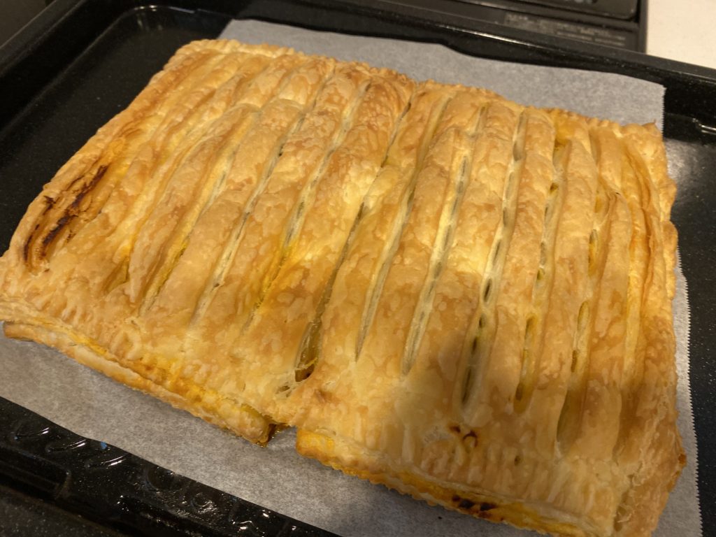 パイシートとパスタソースで作る簡単「ミートパンプキンパイ」