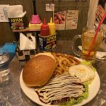 【長野駅から徒歩6分】「マウンテンキュー」でボリューミーなグルメバーガーをいただきました!