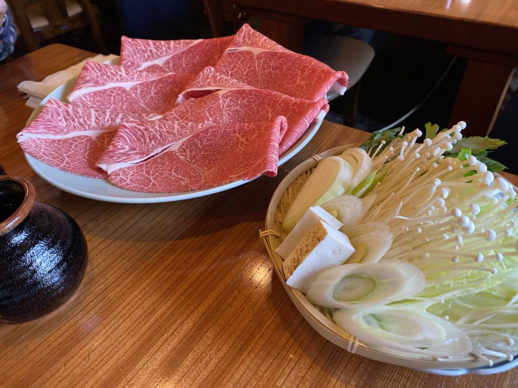 【長野市の名店】りんごで育った信州牛で有名な「すき亭」の「すき焼き定食」ランチを堪能しました♪