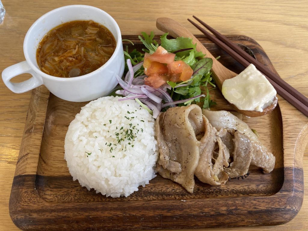 【長野駅から徒歩5分】「カフェ　サラダタベル」で平日限定「ワンコインランチ」をいただきました！