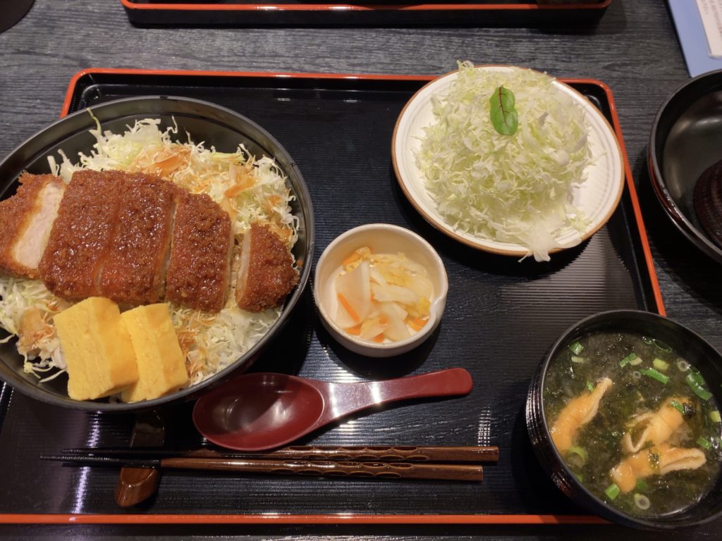 【長野駅から徒歩3分】「まい泉」の長野限定！？「ソースかつ丼」をいただきました！