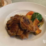善光寺周辺「楽茶れんが館」信州ハーブ鶏　赤ワインのソース掛け（ながの暮らし）